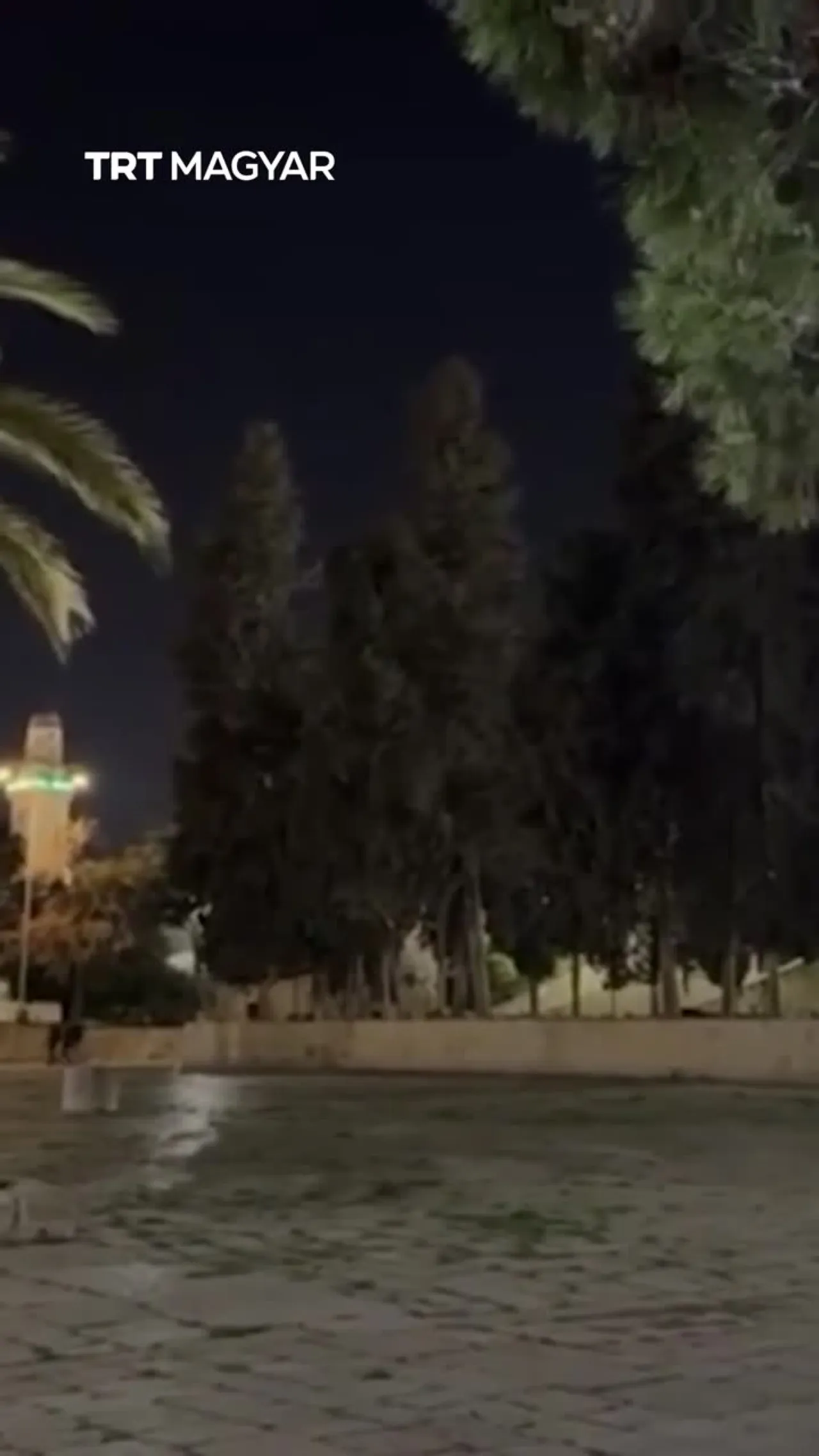 40 nap után megnyitották az Al-Aksza-mecsetet a muszlim hívők előtt