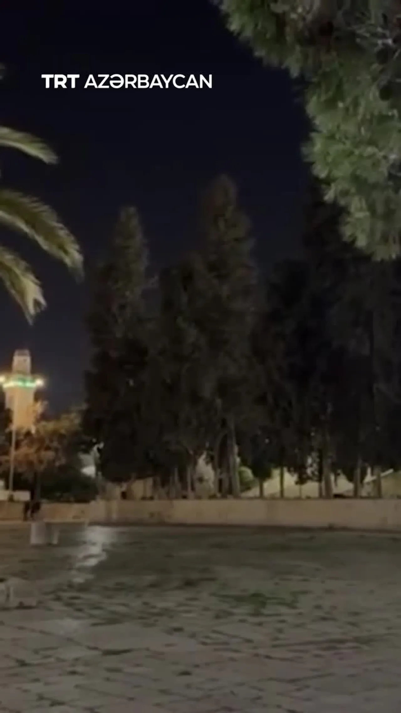 İsrail tərəfindən 40 gün müddətinə müsəlmanların üzünə bağlanan Əl-Əqsa məscidi yenidən açıldı