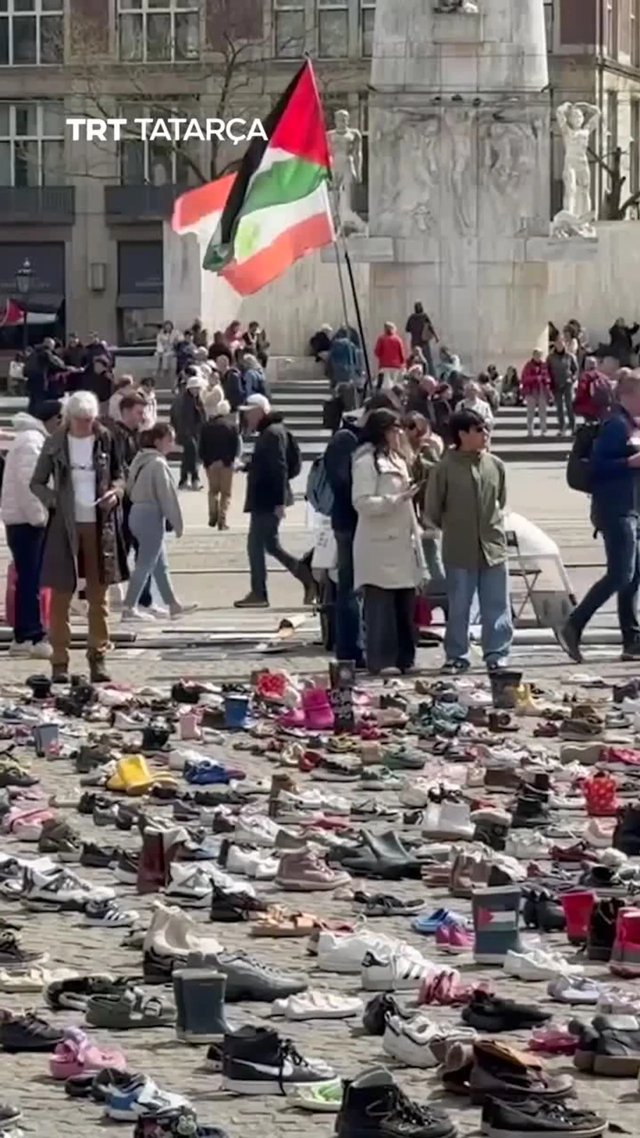 Amsterdam mäydanı ayaq kiyemnäre belän tuldı
