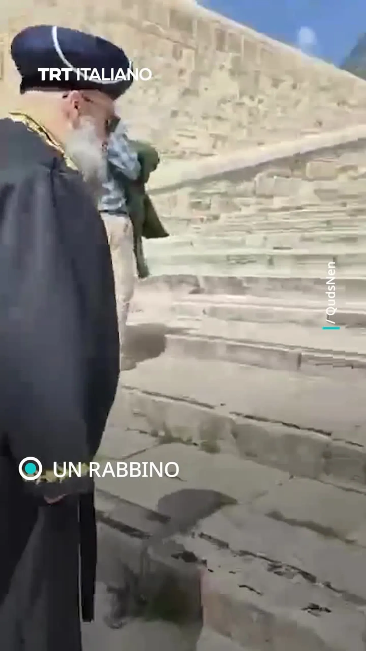 Un rabbino israeliano estremista fa irruzione nella Moschea di Al-Aqsa