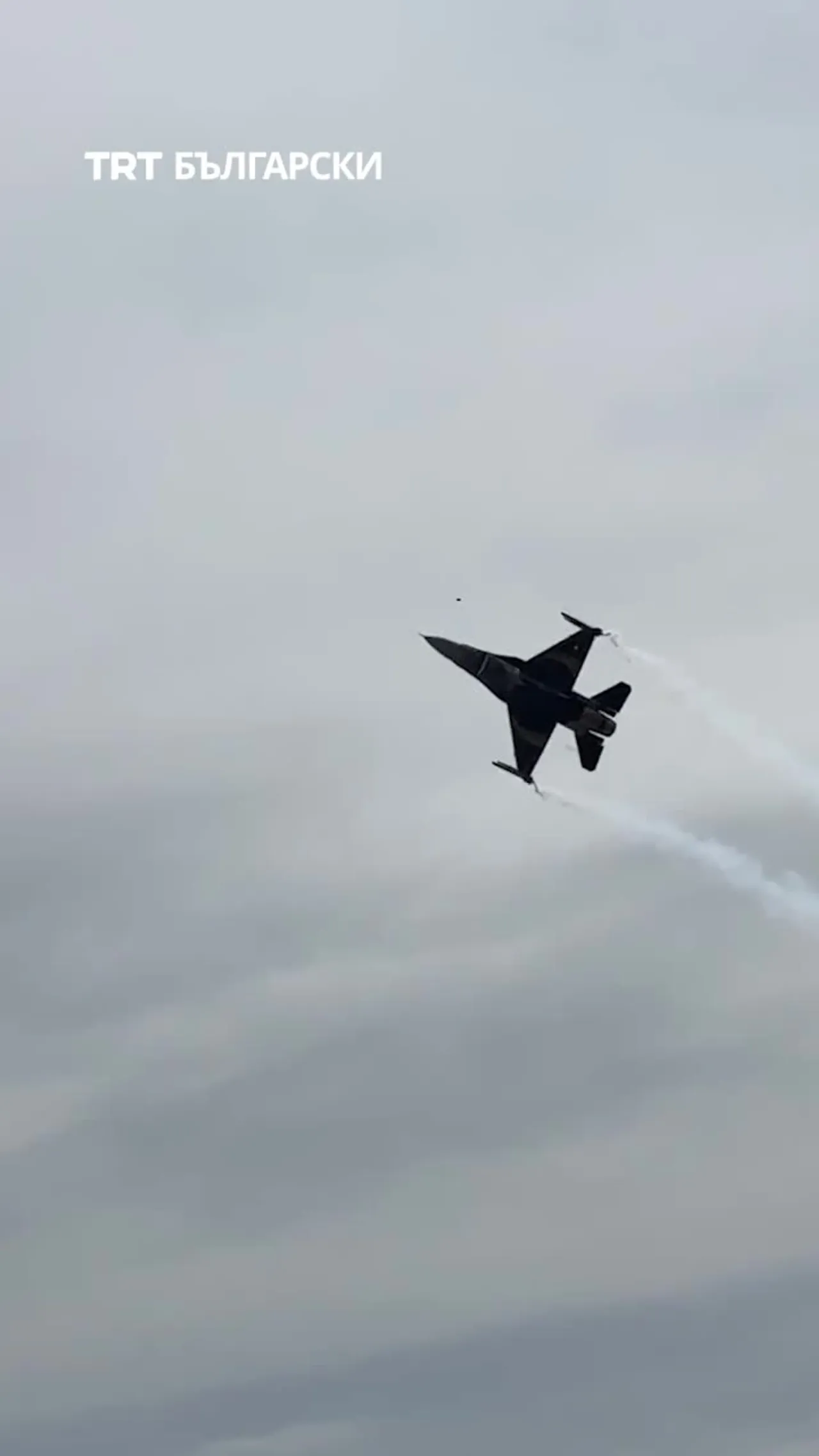 ЕКИПЪТ SOLOTURK НА ТЮРКИЙЕ ИЗНЕСЕ СПЕЦИАЛНО ШОУ ПО СЛУЧАЙ 15-АТА СИ ГОДИШНИНА