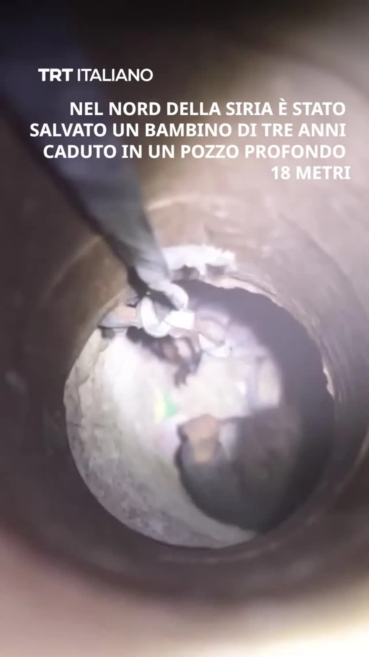 Nel nord della Siria è stato salvato un bambino di tre anni caduto in un pozzo profondo 18 metri
