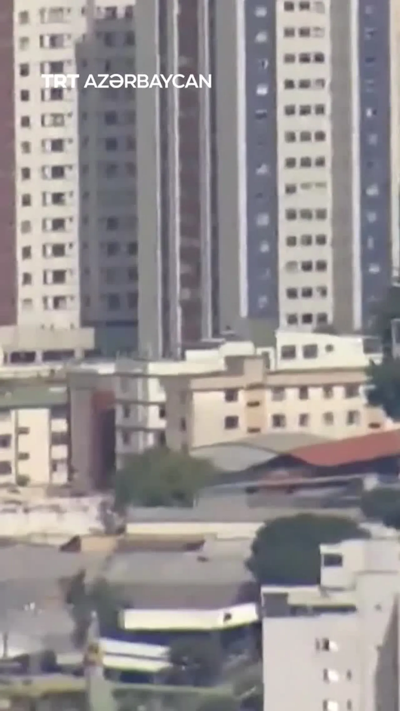 Braziliyada yüngülmühərrikli təyyarə binaya çırpılıb