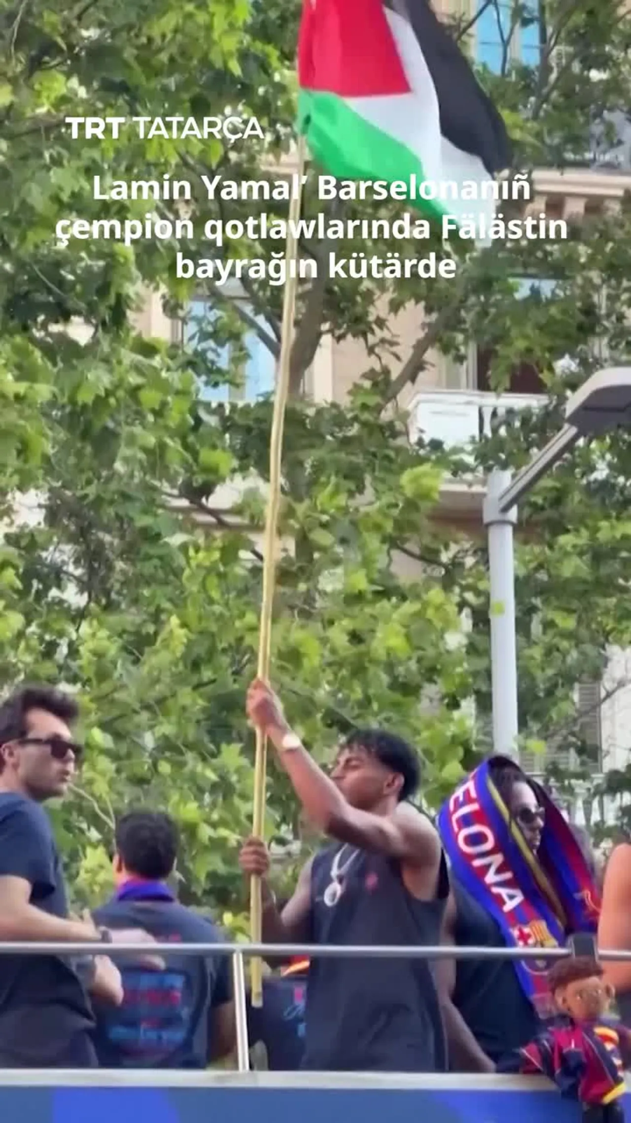 Lamin Yamal’ Barselonanıñ çempion qotlawlarında Fälästin bayrağın kütärde