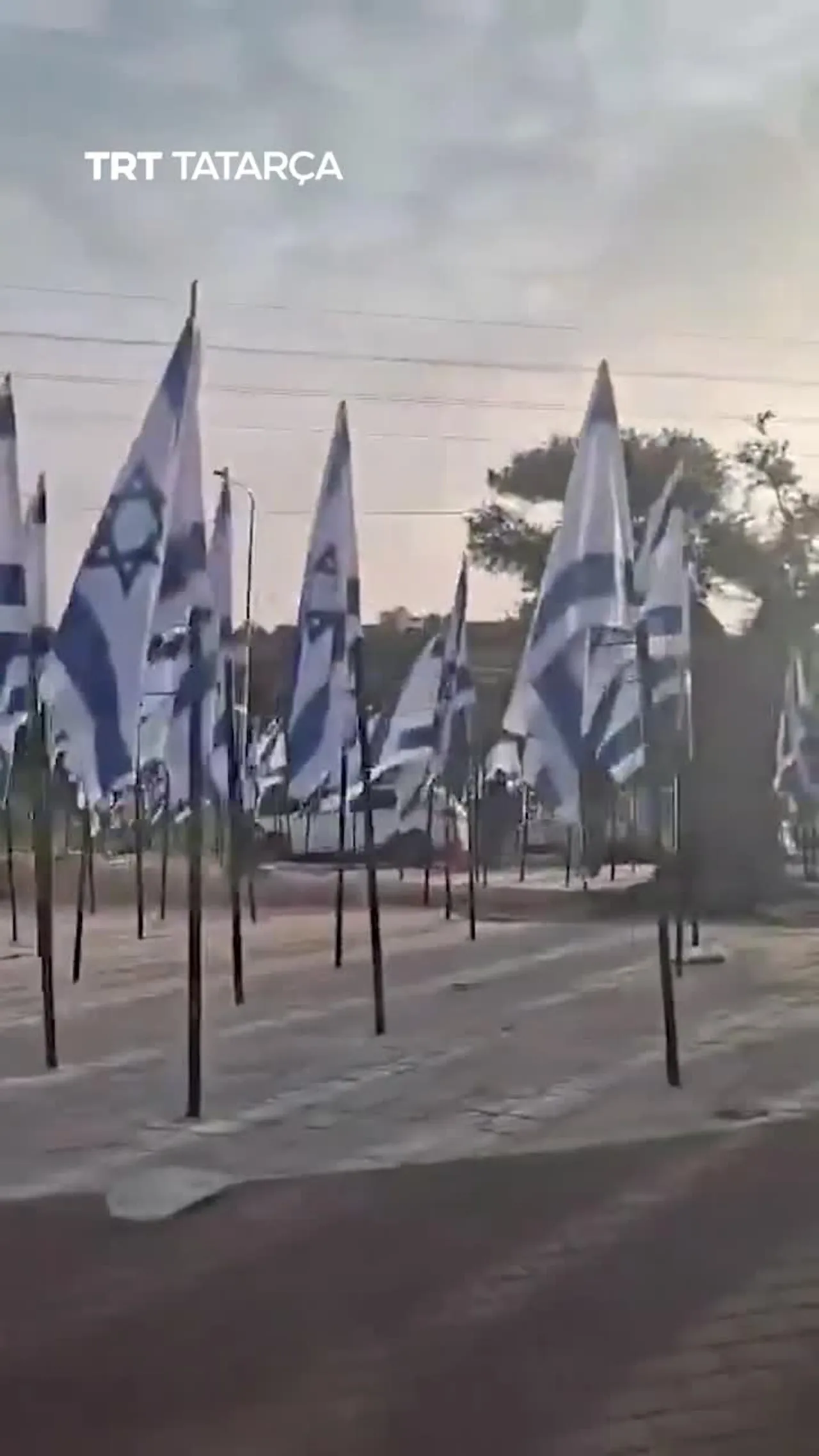 Qanunsız kilep urnaşuçılar Naqba köne aldınnan İzrail bayraqları qadap çığa